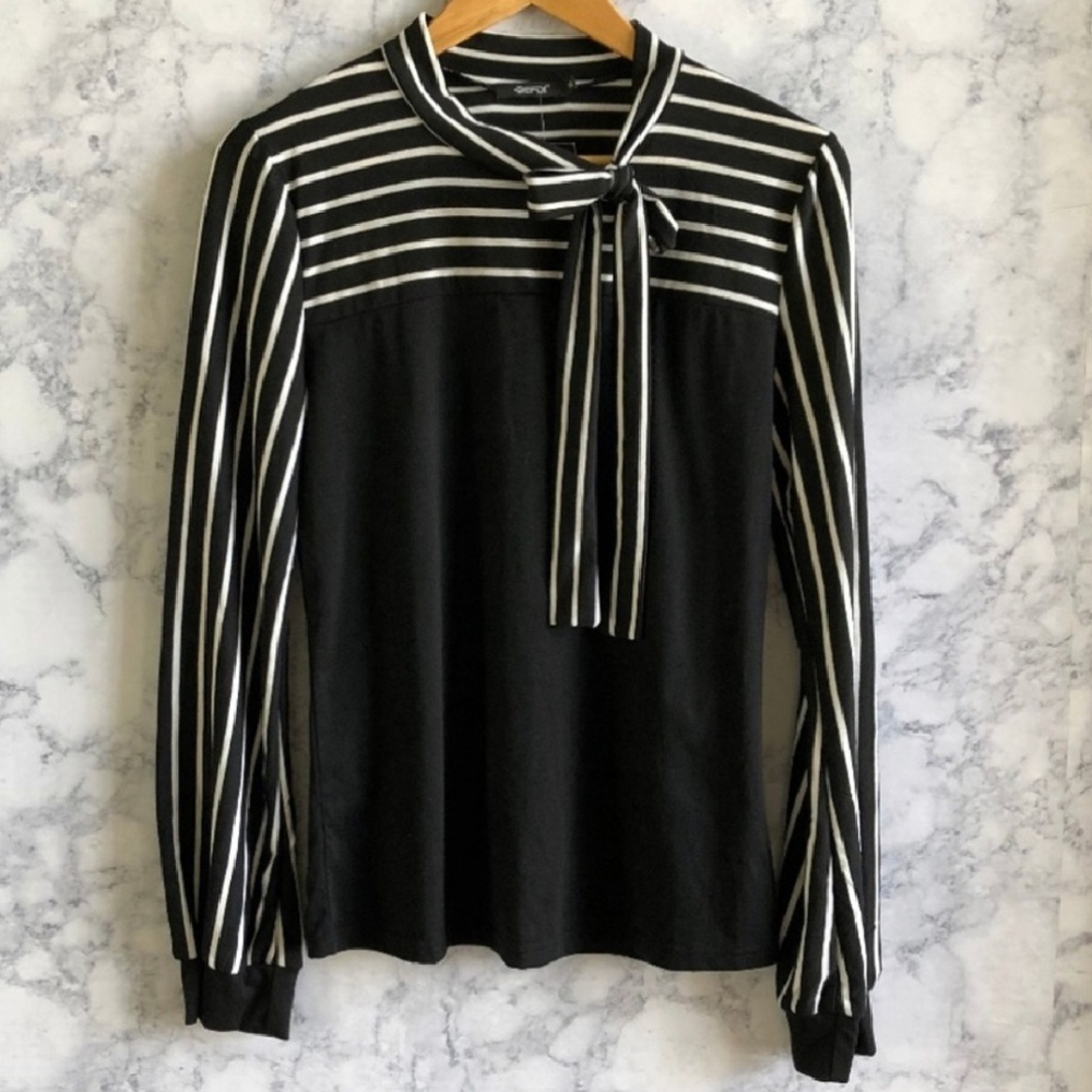 NWT Juniors top